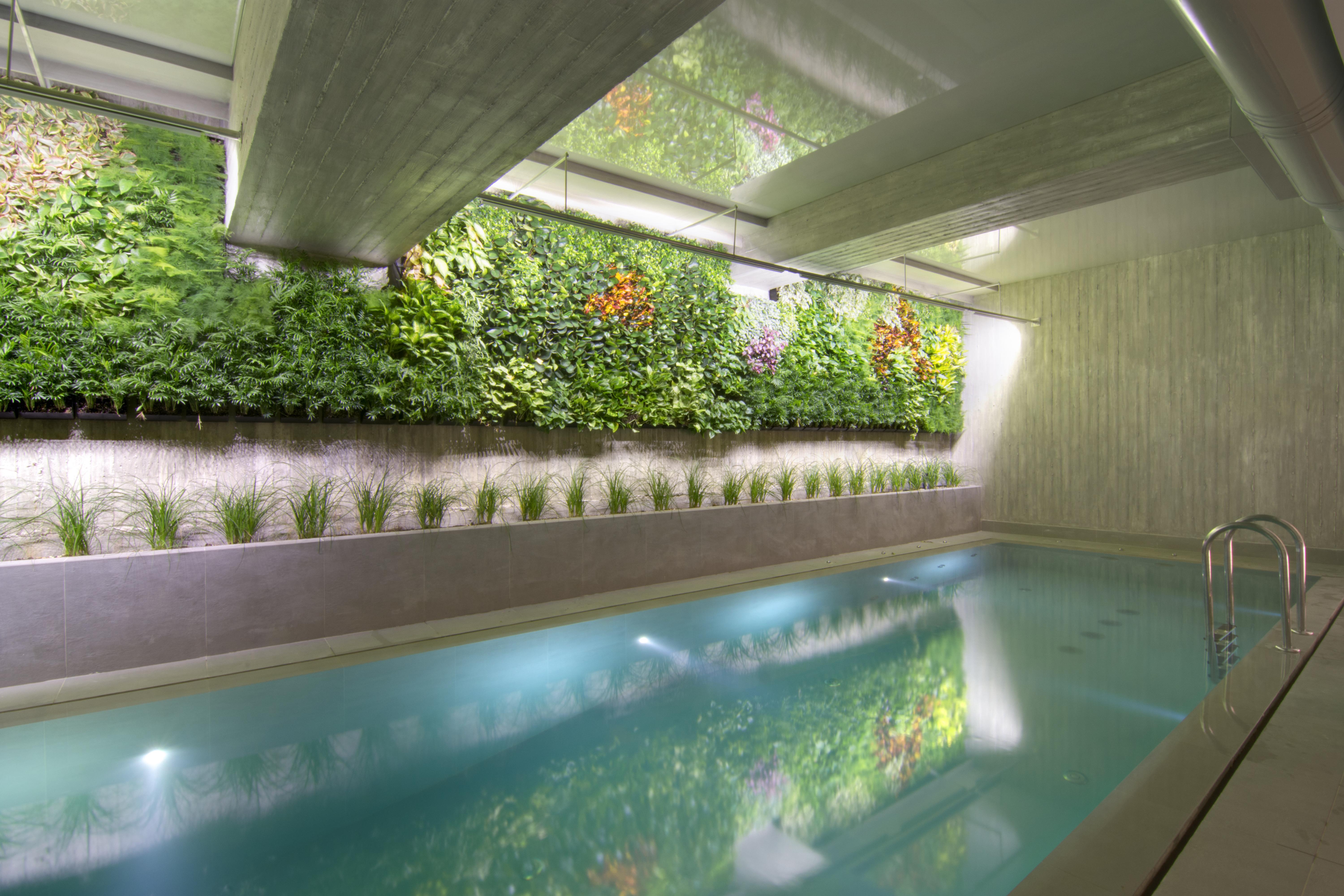 Coco-Mat Athens Jumelle Hotel Exterior foto A green wall in a swimming pool